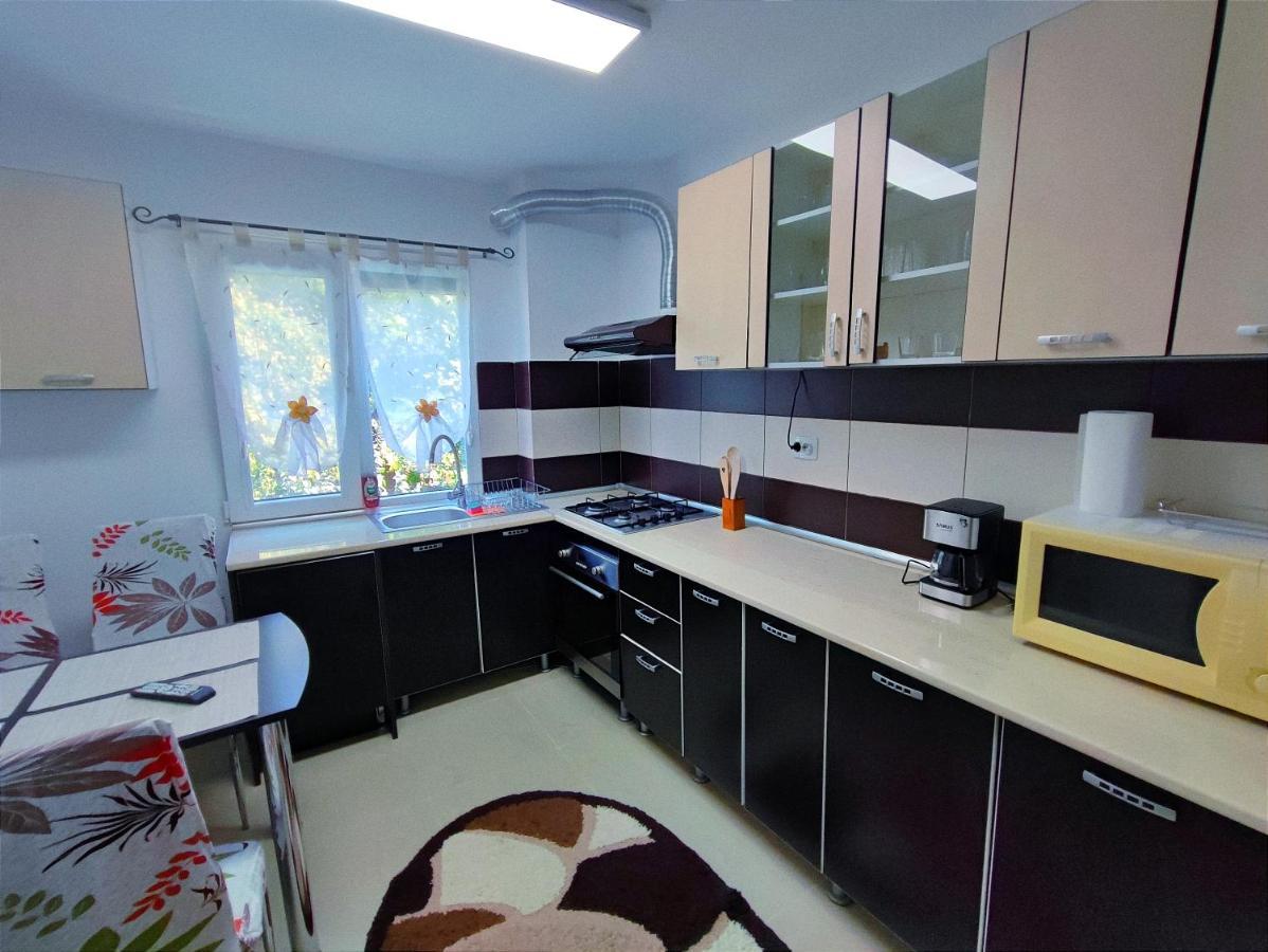 Deea Apartment โอร์โชวา ภายนอก รูปภาพ