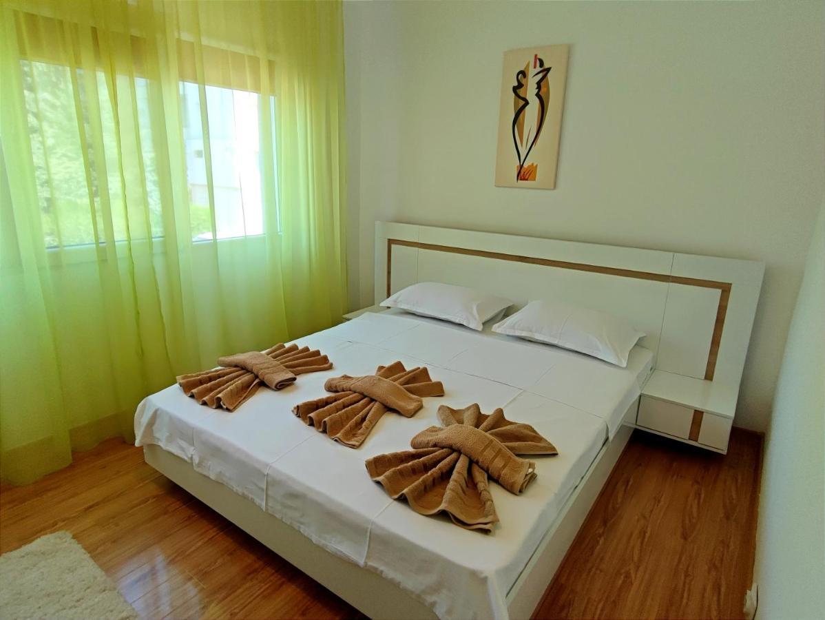 Deea Apartment โอร์โชวา ภายนอก รูปภาพ