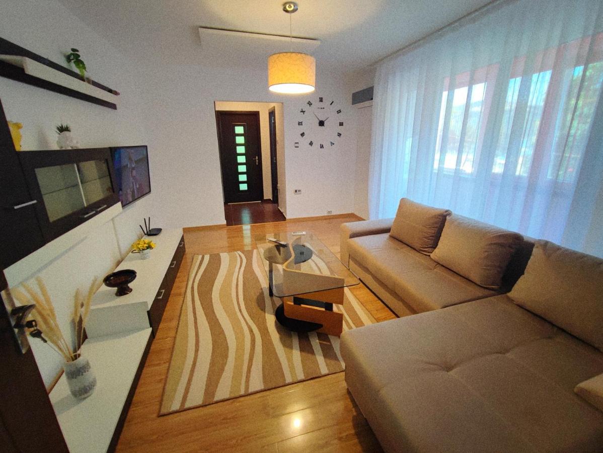 Deea Apartment โอร์โชวา ภายนอก รูปภาพ